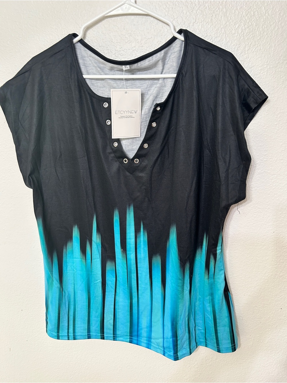 NWT ETCYY NEW Black & Cyan Teal Blue Ombre Cap Sleeve Henley Top - Size XL 0001
